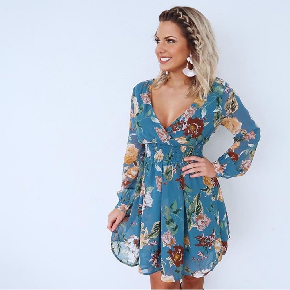Shop Hope’s Blue Floral Spring Dress Small